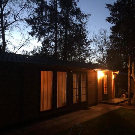 3 Slaapkamer Blokhut Met Opgemaakte Bedden Villa Putten Dış mekan fotoğraf